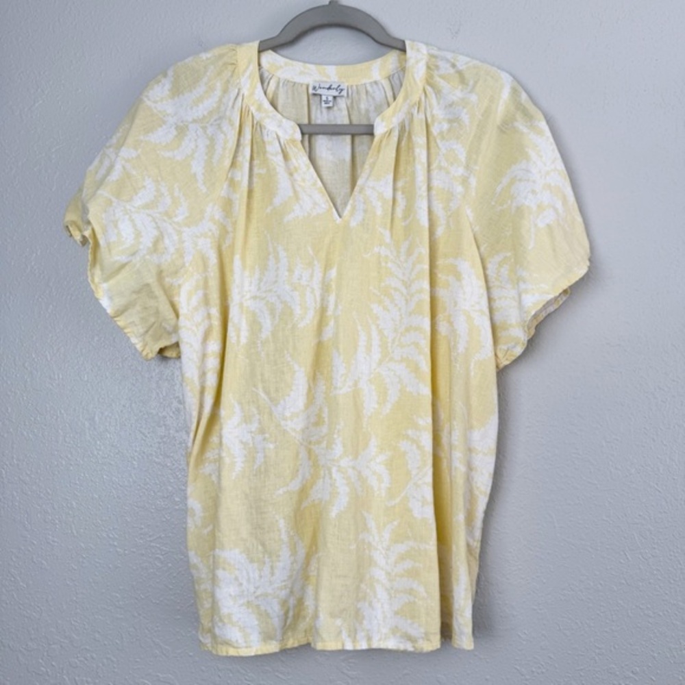 Wonderly yellow white floral flutter sleeve blouse S